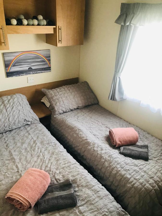 Turnberry Caravan Quiet Peaceful Location Near Golf Spas And Beaches Girvan Exterior photo